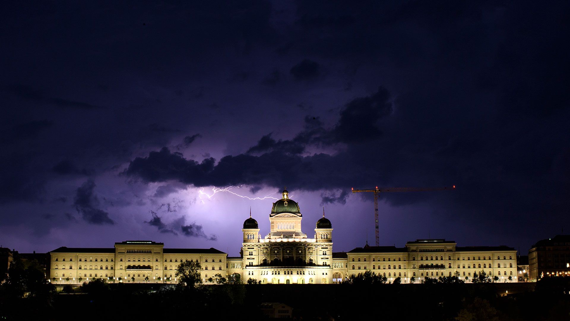 Gewitter über dem Bundeshaus.